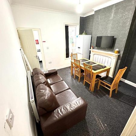 Three Rose Manor At Warwick Road Near Birmingham Airport Hotel Luaran gambar