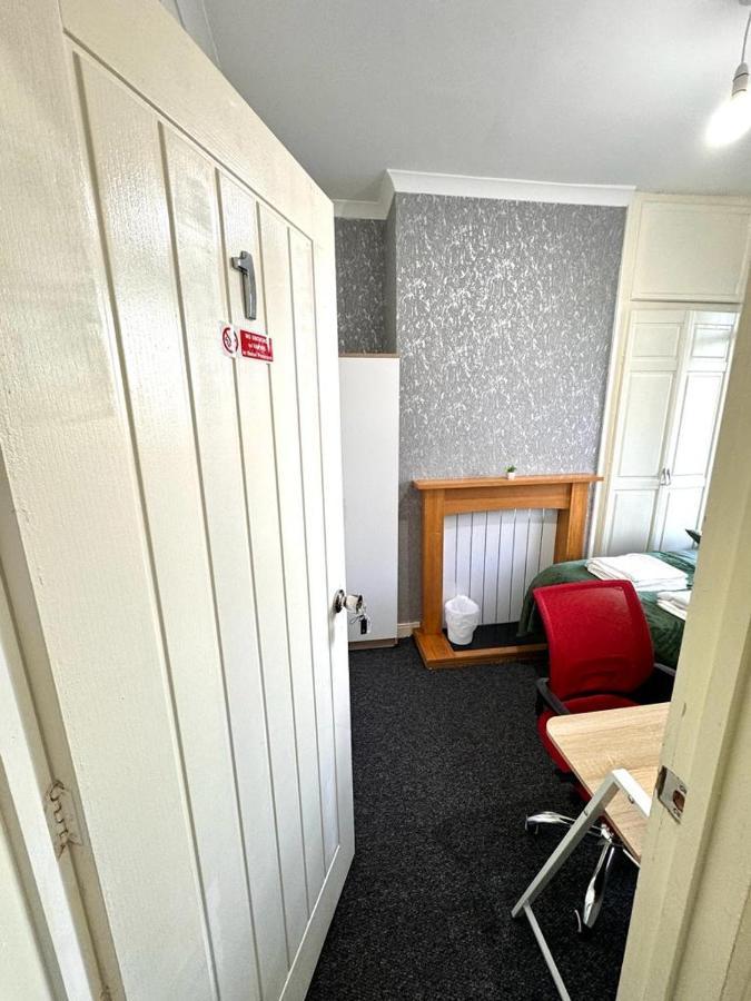 Three Rose Manor At Warwick Road Near Birmingham Airport Hotel Luaran gambar