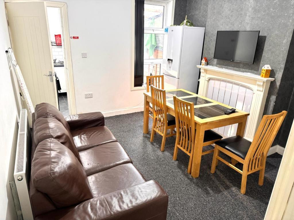 Three Rose Manor At Warwick Road Near Birmingham Airport Hotel Luaran gambar