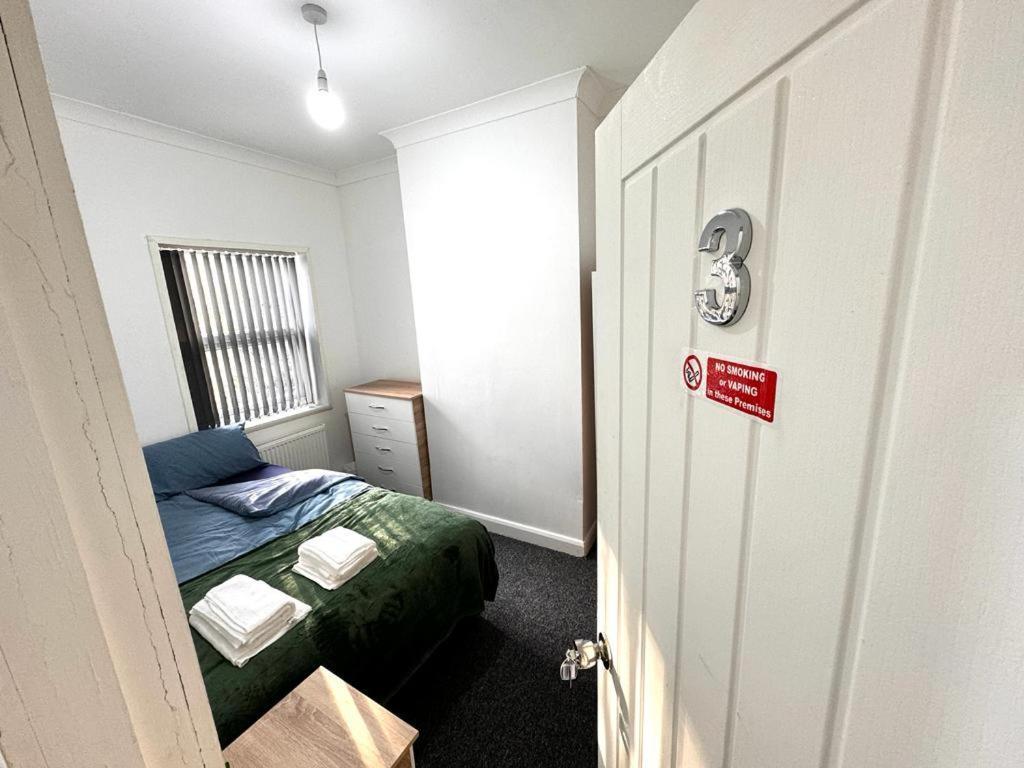 Three Rose Manor At Warwick Road Near Birmingham Airport Hotel Luaran gambar