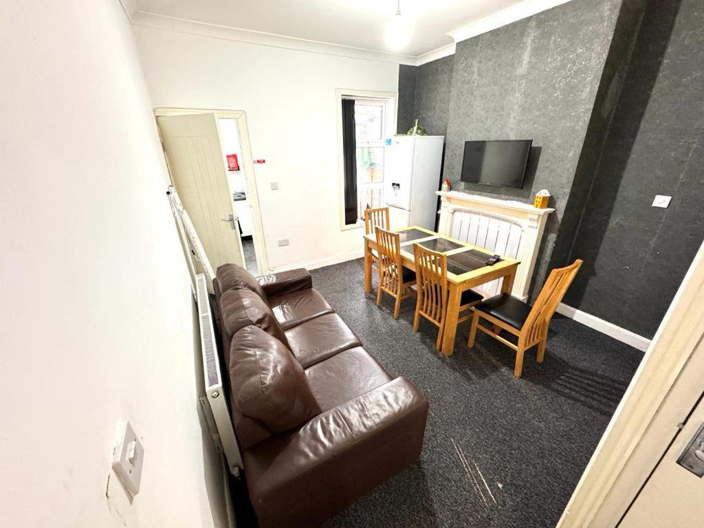 Three Rose Manor At Warwick Road Near Birmingham Airport Hotel Luaran gambar